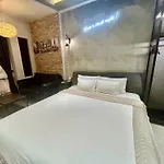 Tago Boutique - Free Airport Pick Up